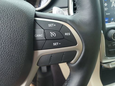 Used 2017 Jeep Grand Cherokee Limited AWD/4WD image 24