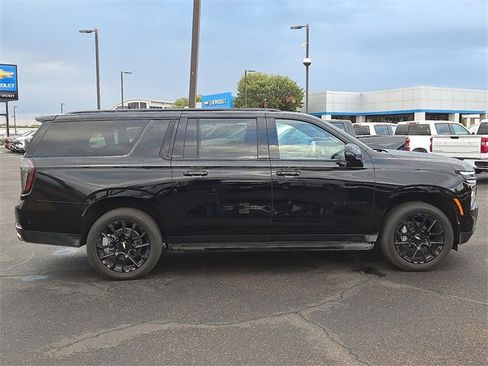 New 2025 Chevrolet Suburban RST w/ Comfort Package image 5