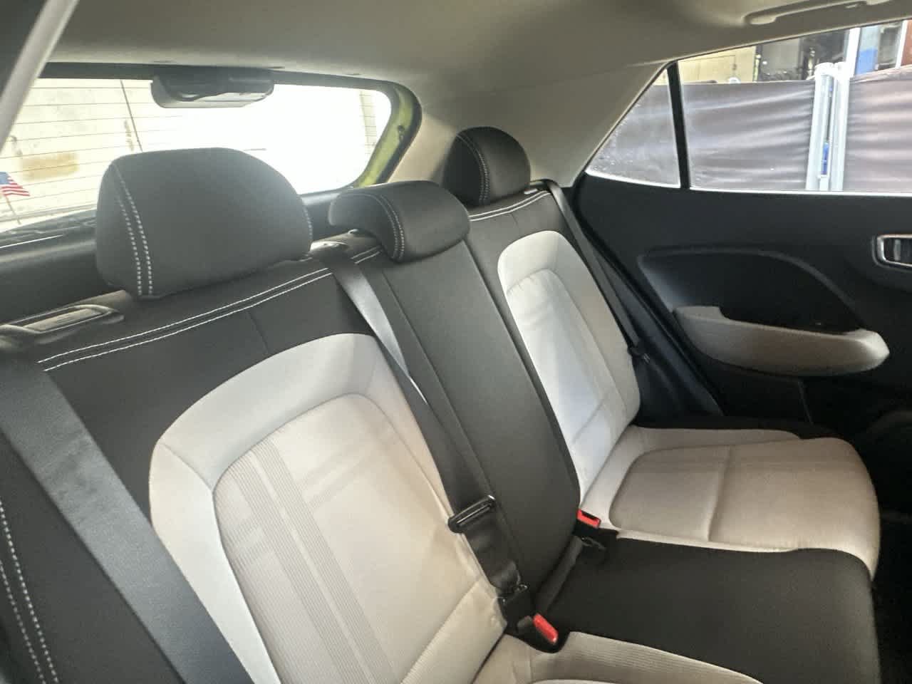 Used 2023 Hyundai Venue SEL FWD image 26