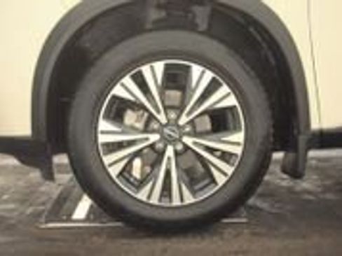 Used 2023 Nissan Rogue SV image 8