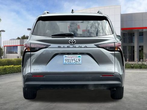 Used 2026 Toyota Sienna XLE FWD image 6