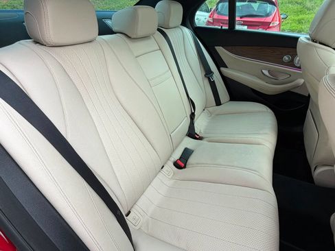Used 2018 Mercedes-Benz E 300 image 27