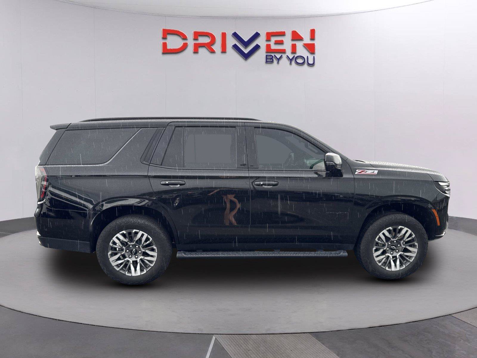 Used 2025 Chevrolet Tahoe Z71 w/ Comfort Package AWD/4WD image 3
