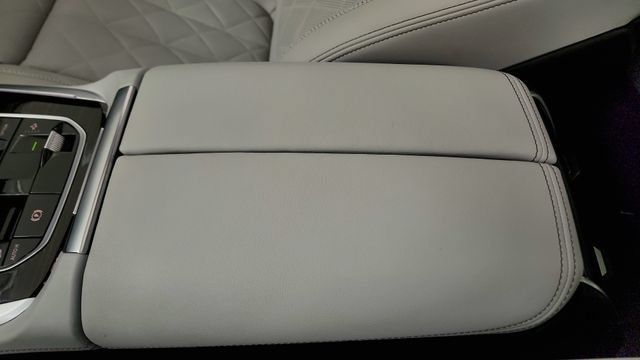 Used 2024 BMW X7 xDrive40i w/ Premium Package AWD/4WD image 84
