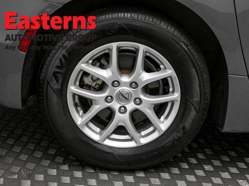 Used 2023 Chrysler Pacifica Touring-L FWD image 31