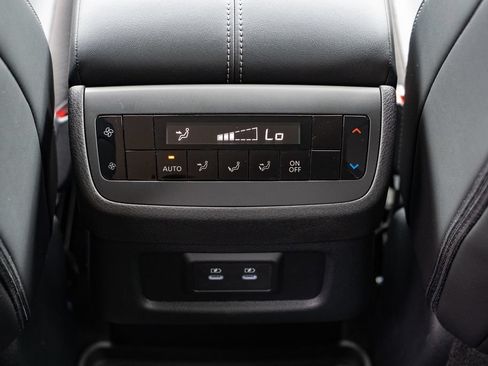 New 2026 Nissan Pathfinder SL AWD/4WD image 9