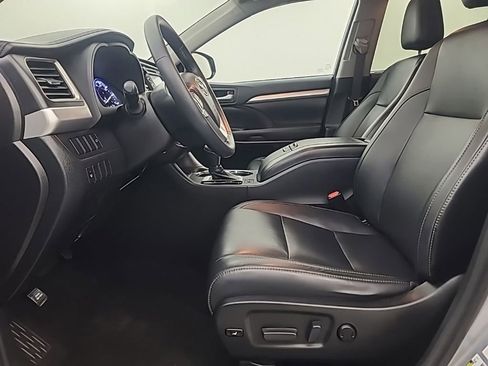 Used 2016 Toyota Highlander XLE AWD/4WD image 27