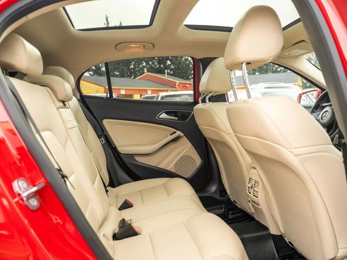 Used 2018 Mercedes-Benz GLA 250 4MATIC image 11