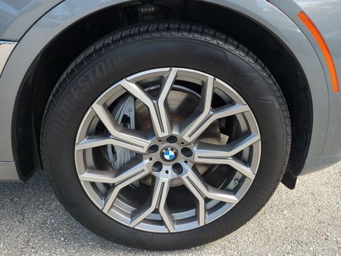 New 2026 BMW X7 xDrive40i w/ Premium Package AWD/4WD image 11