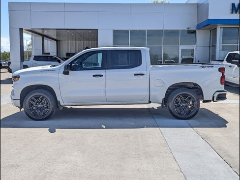 Used 2025 Chevrolet Silverado 1500 Custom image 9