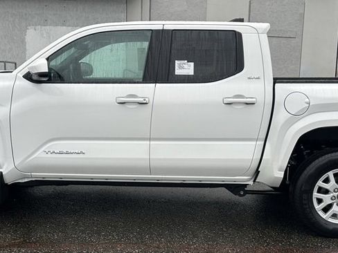 New 2026 Toyota Tacoma SR5 image 8