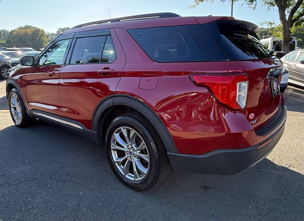Used 2022 Ford Explorer XLT w/ Equipment Group 202A AWD/4WD image 9