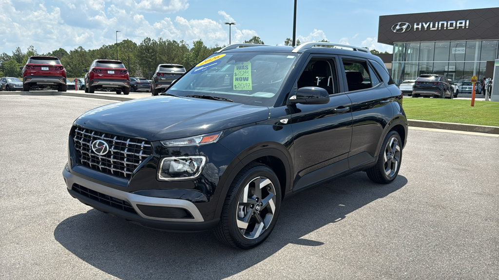 Used 2026 Hyundai Venue SEL FWD image 3