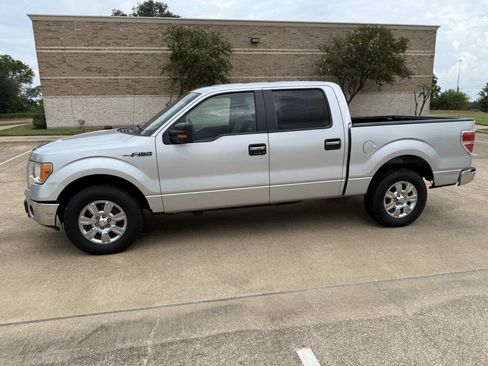 Used 2012 Ford F150 XLT w/ XLT Chrome Pkg image 8