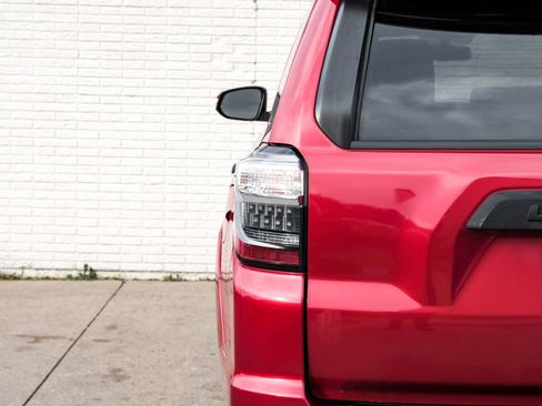 Used 2014 Toyota 4Runner Limited image 52