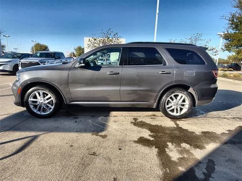 Used 2023 Dodge Durango GT image 3