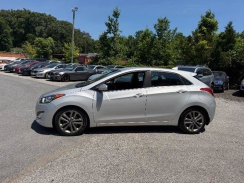 Used 2016 Hyundai Elantra GT w/ Option Group 02 FWD image 2