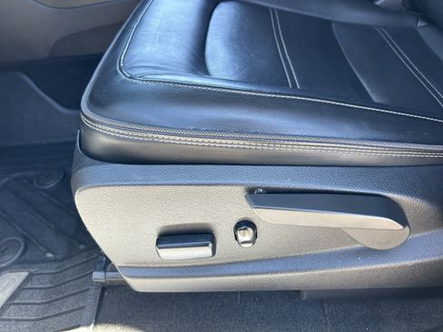 Used 2018 GMC Canyon Denali RWD image 27