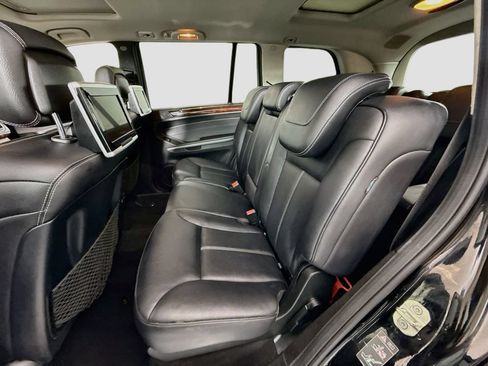 Used 2012 Mercedes-Benz GL 450 4MATIC image 26