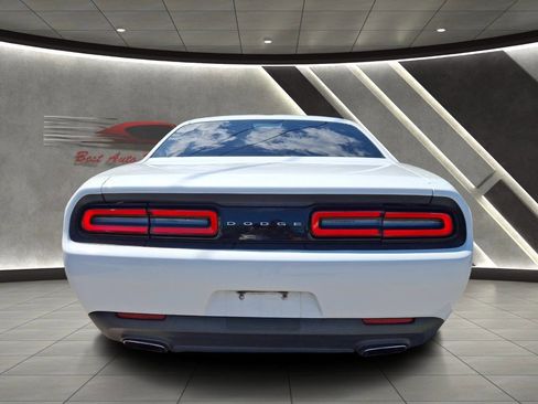 Used 2016 Dodge Challenger SXT RWD image 4