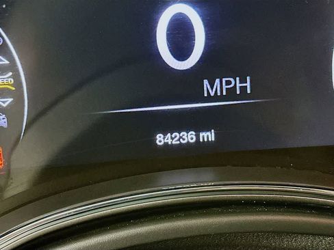 Used 2019 Jeep Grand Cherokee Laredo RWD image 20