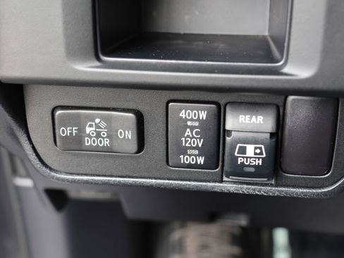 Used 2017 Toyota Tacoma TRD Sport image 14