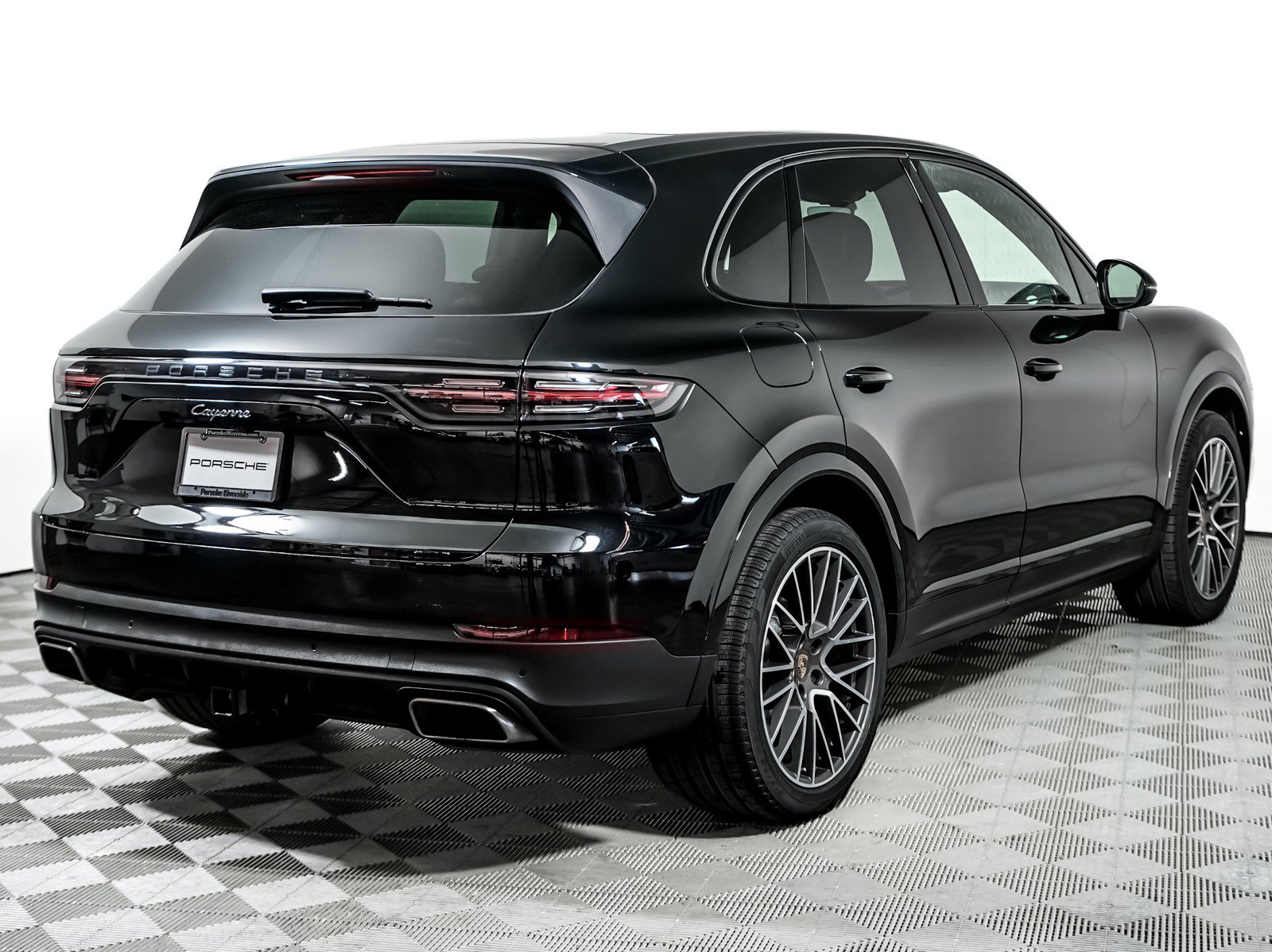 Certified 2023 Porsche Cayenne AWD/4WD image 10