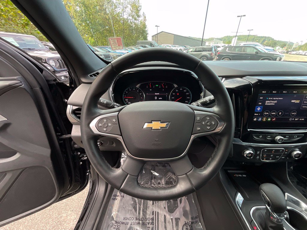 Used 2023 Chevrolet Traverse LT FWD image 10