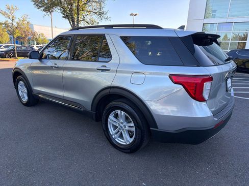 Used 2023 Ford Explorer XLT w/ Equipment Group 202A AWD/4WD image 2