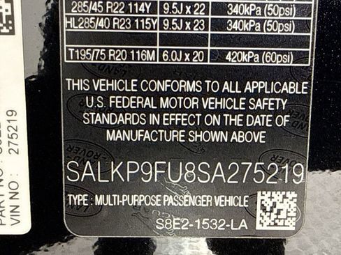 Used 2025 Land Rover Range Rover SE image 27