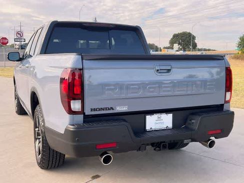 Used 2026 Honda Ridgeline Black Edition image 5