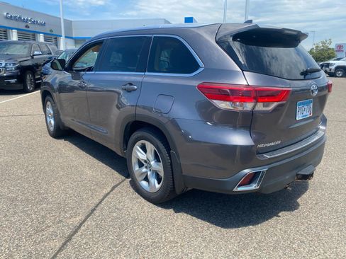 Used 2017 Toyota Highlander Limited AWD/4WD image 7