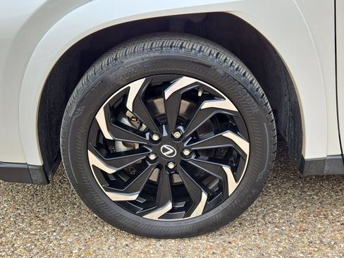 Used 2023 Lexus UX 250h FWD w/ Accessory Package (Z2) image 11