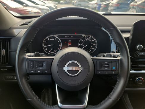 Used 2024 Nissan Pathfinder SV w/ Lighting Package (N92) FWD image 22