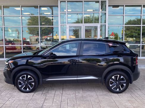 Certified 2025 Nissan Kicks SV AWD/4WD image 4