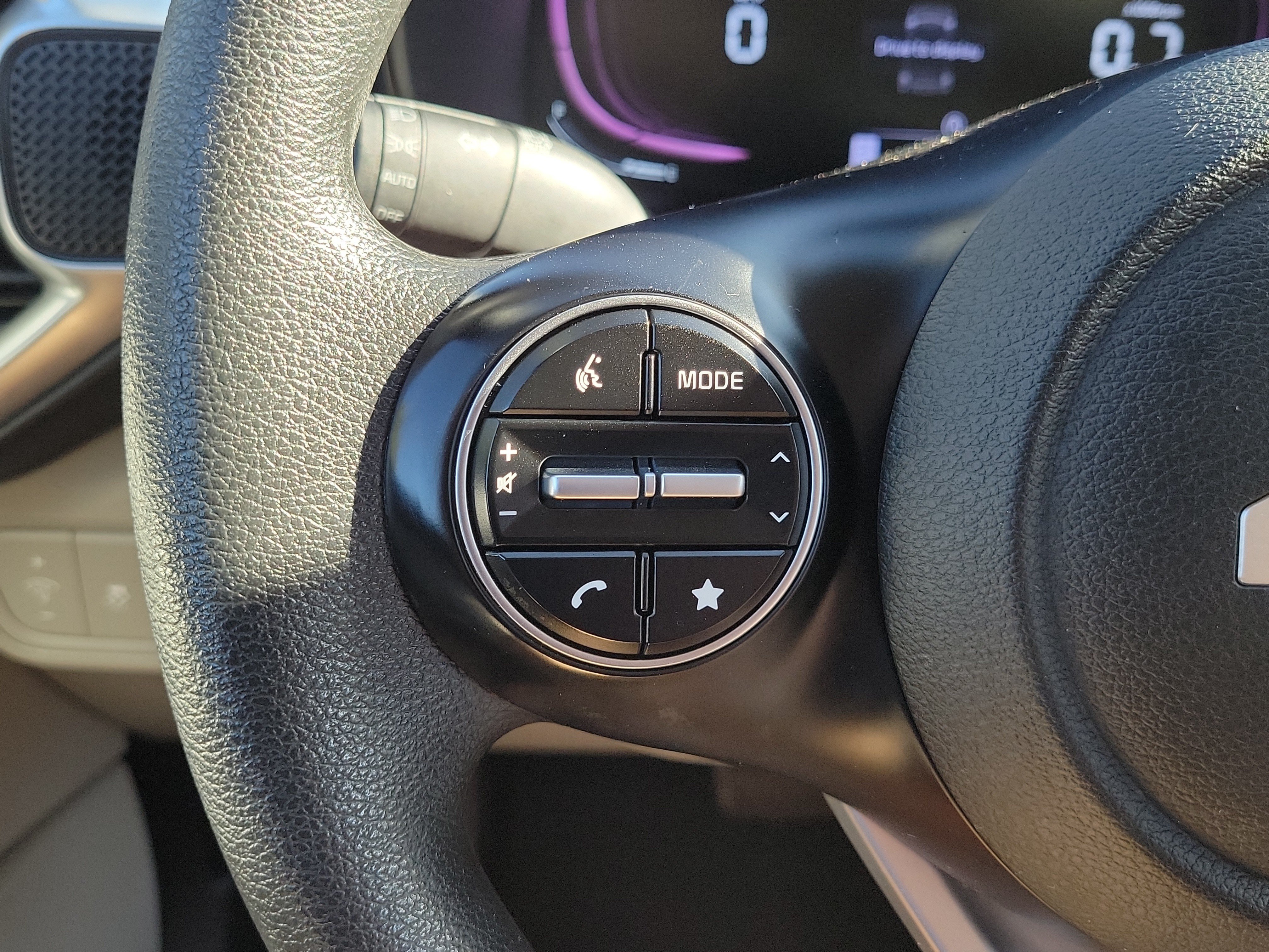 Used 2024 Kia Soul LX FWD image 23