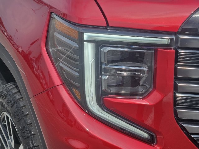 Used 2025 GMC Sierra 1500 AT4 w/ AT4 Premium Package AWD/4WD image 9