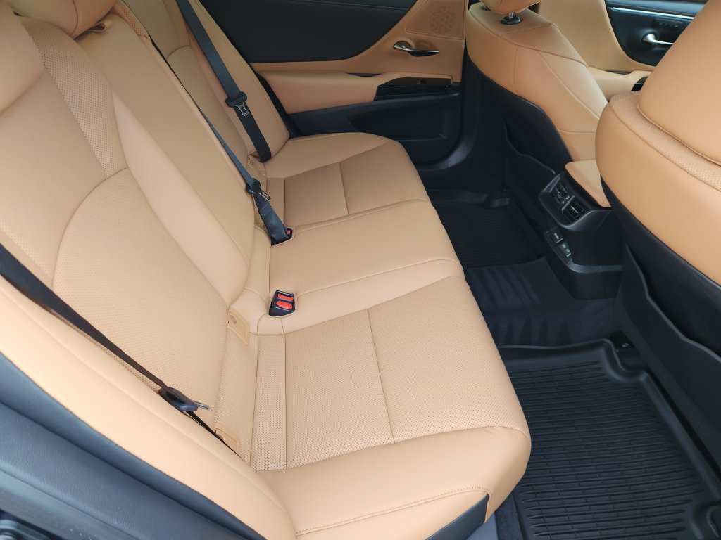 Certified 2024 Lexus ES 350 w/ Premium Package FWD image 31