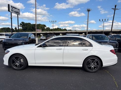 Used 2019 Mercedes-Benz E 300 image 4