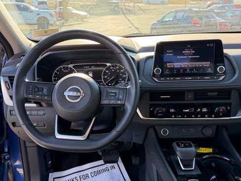 Used 2023 Nissan Rogue SV w/ SV Premium B Package AWD/4WD image 14