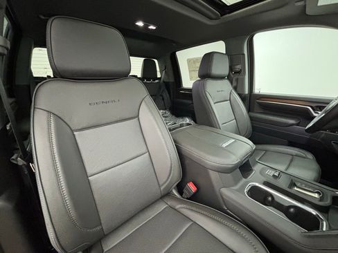 New 2025 GMC Sierra 2500 Denali w/ Denali Reserve Package image 40