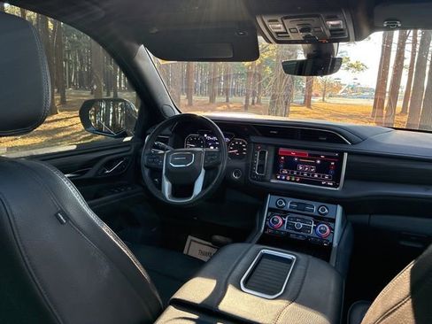 Used 2021 GMC Yukon Denali w/ Denali Ultimate Package image 29