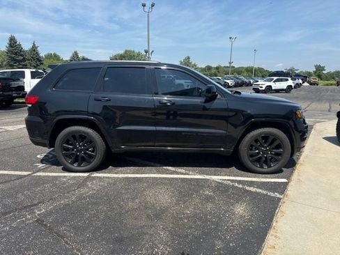 Used 2019 Jeep Grand Cherokee Altitude AWD/4WD image 1
