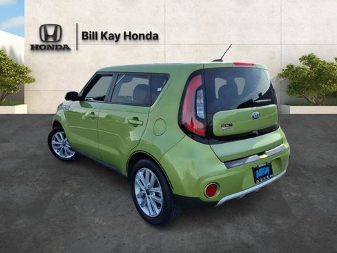 Used 2018 Kia Soul + image 6