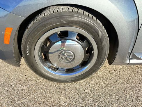 Used 2013 Volkswagen Beetle 2.5 image 3