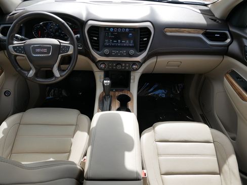 Used 2017 GMC Acadia Denali w/ Technology Package AWD/4WD image 8