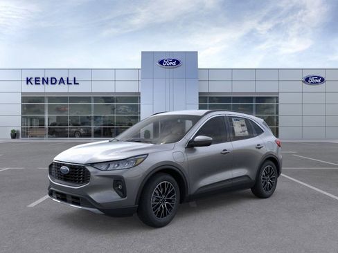 Used 2025 Ford Escape SE FWD image 1