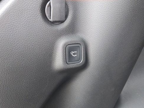 New 2026 Jeep Compass Limited image 17