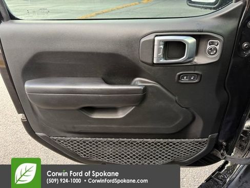 Used 2018 Jeep Wrangler Unlimited Rubicon w/ Cold Weather Group AWD/4WD image 20
