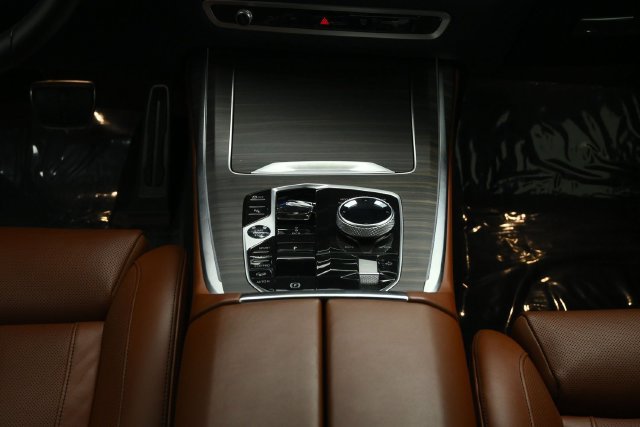 Used 2025 BMW X7 M60i w/ Executive Package AWD/4WD image 36